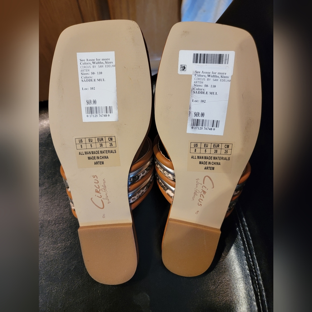 Sandals - Picture 2 of 3